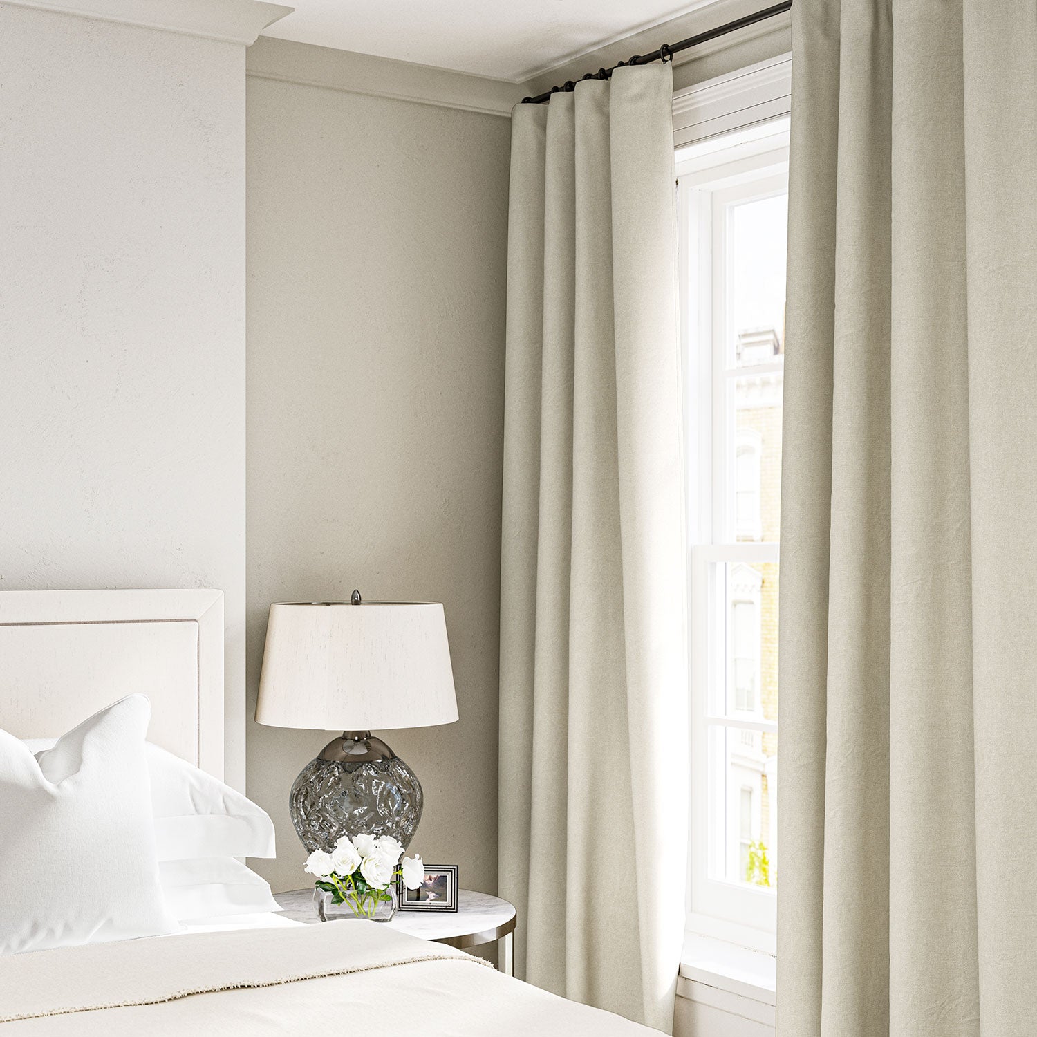 Linen curtain in Ivory