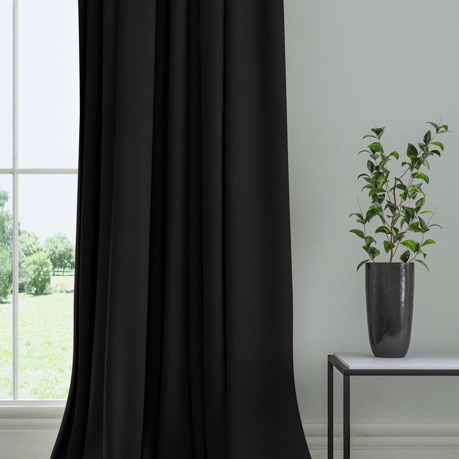 Curtain in a plain fabric, colour Noir.