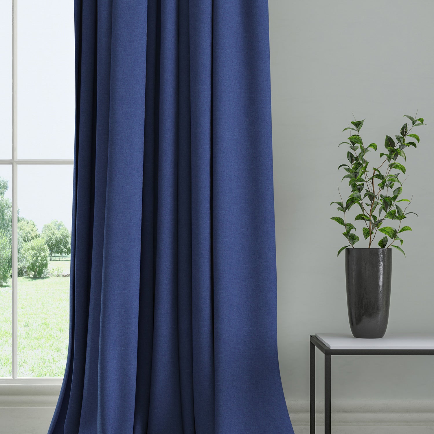 Curtain in a plain fabric, colour Admiral.