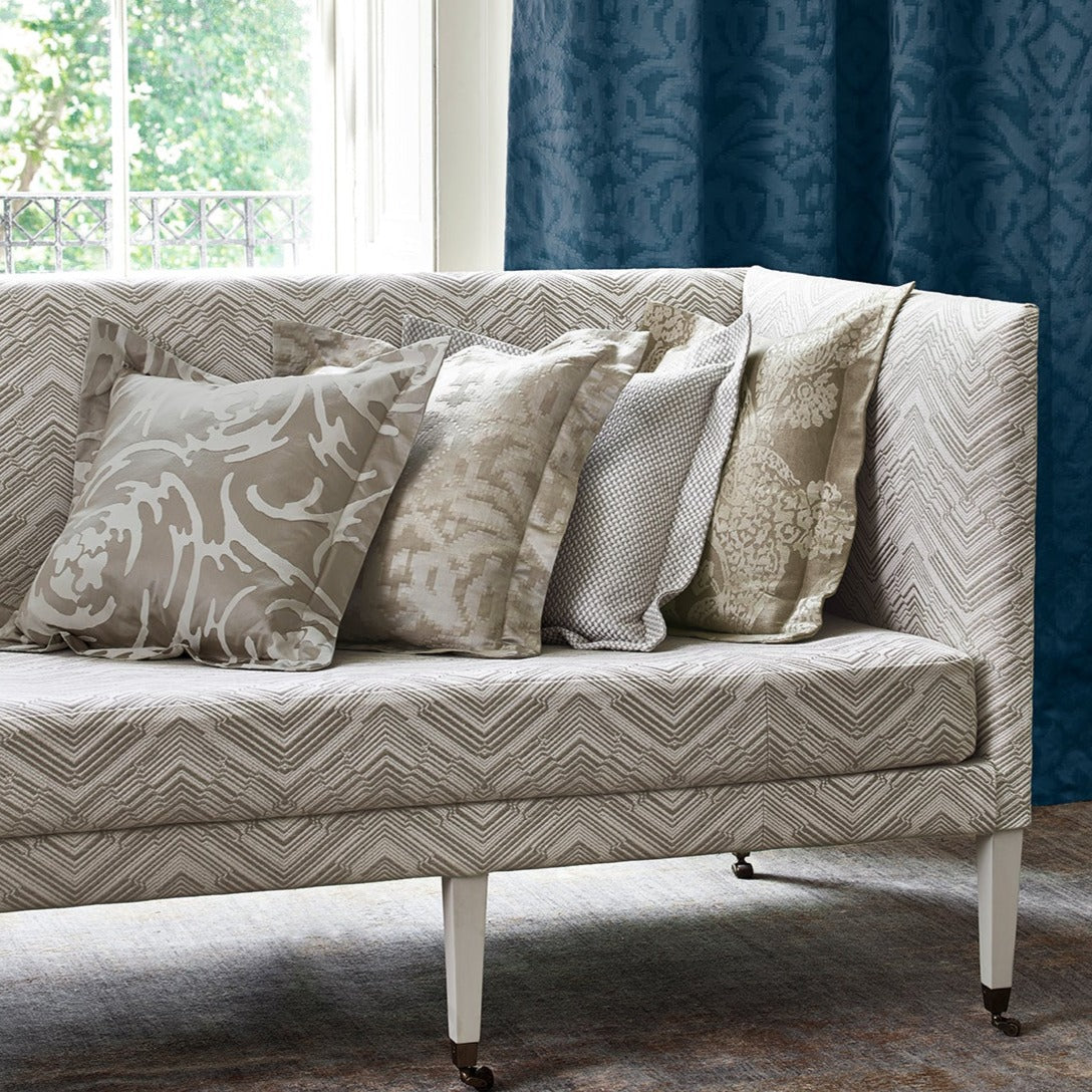 Curtain in luxury dark blue fabric with jacquard design
