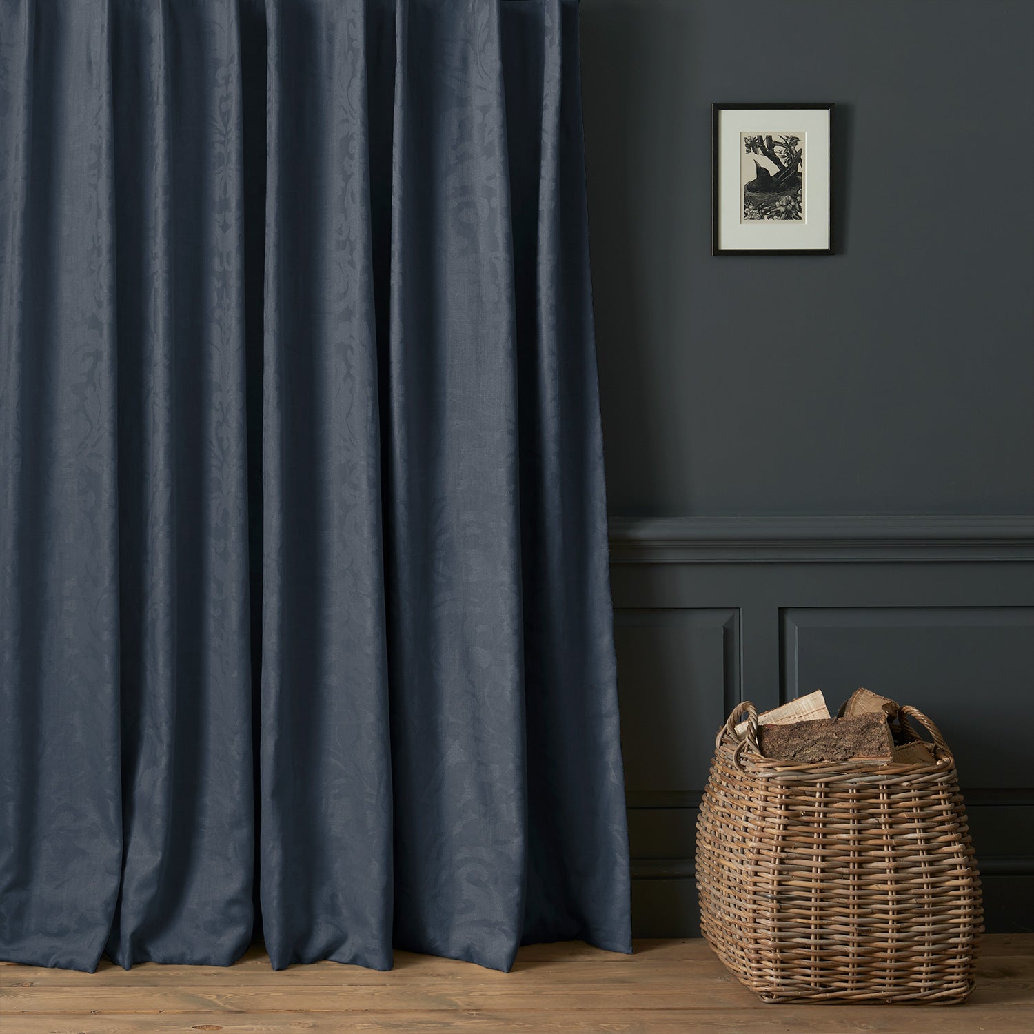 Curtains in a contemporary damask fabric with dark blue colour.