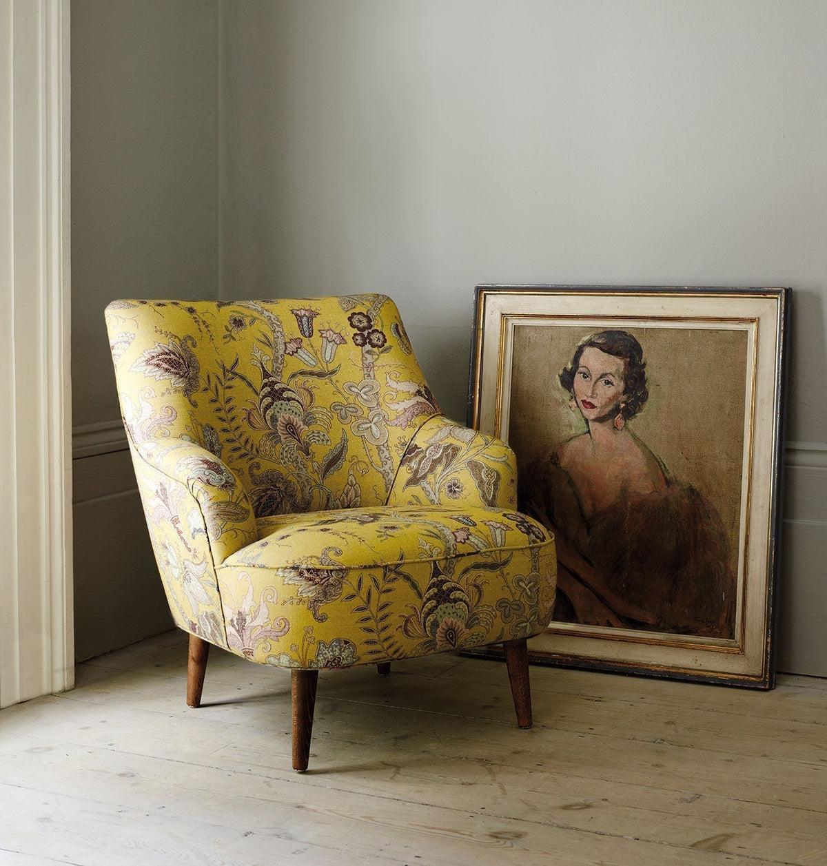 A Guide to Choosing Fabrics for Sofas and Reupholstery
