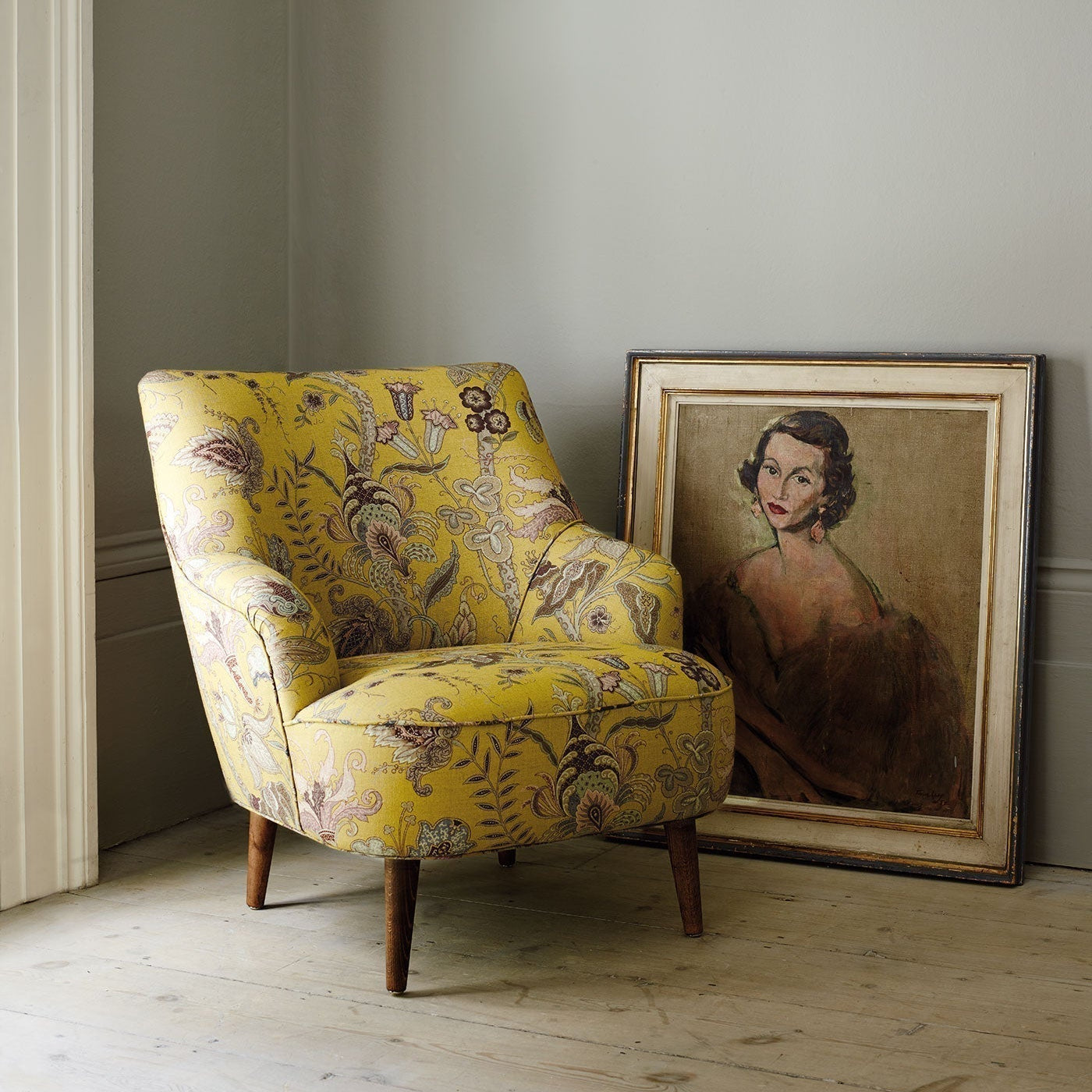A Guide to Choosing Fabrics for Sofas and Reupholstery