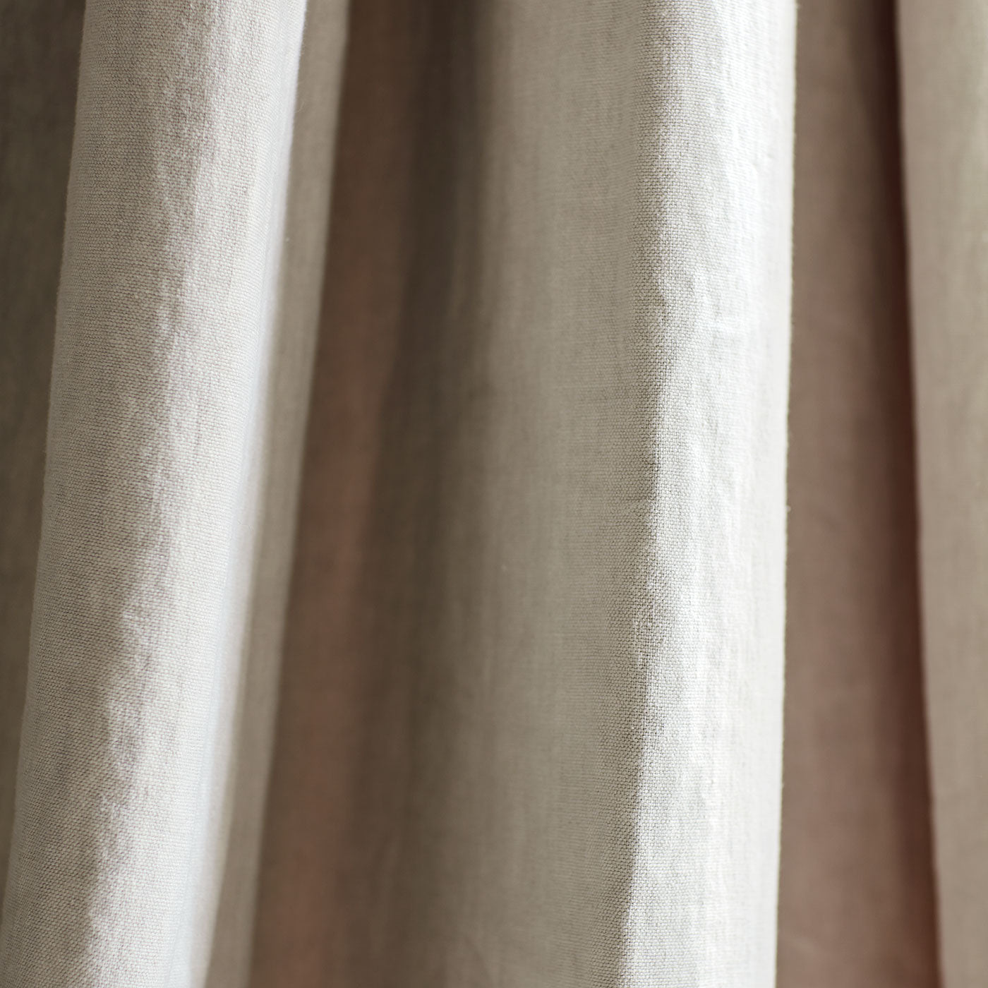 Linen curtain in Dove