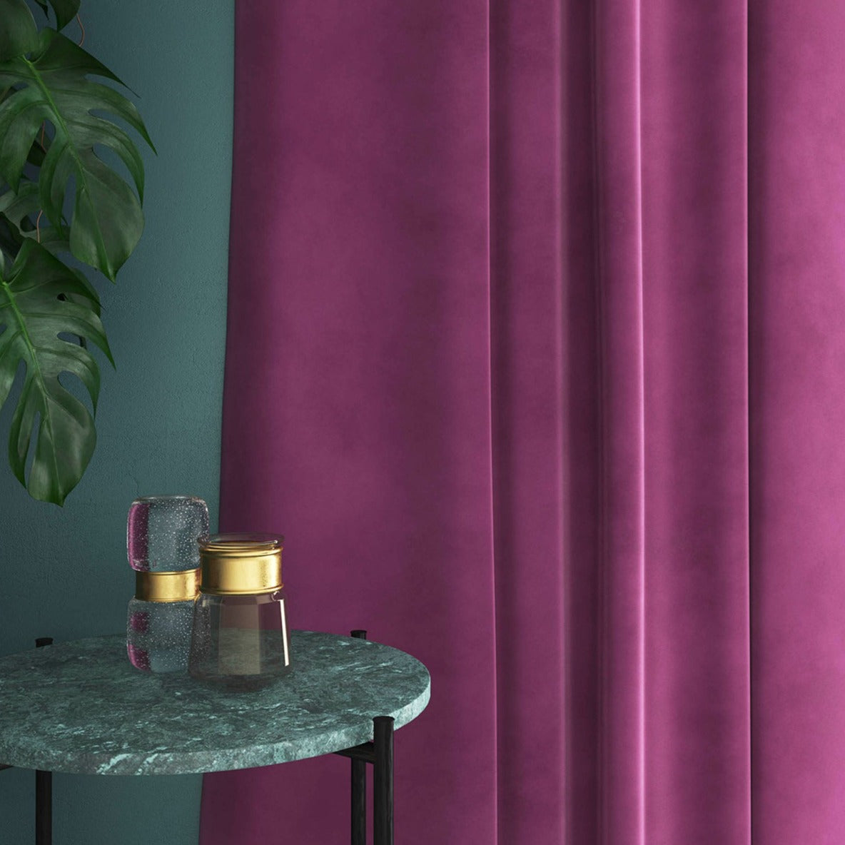 Velvet curtain in pink