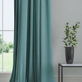 Curtain in a plain fabric, colour Oxford Blue.